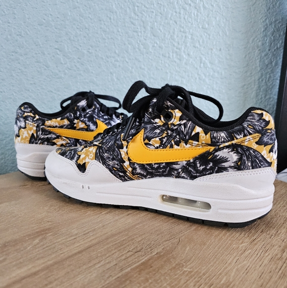 Nike | Air Max 1 Tropical Floral Sneakers - Picture 4 of 10